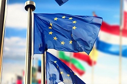 Европа не планирует закрывать внутренние границы из-за штамма «омикрон»