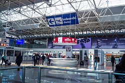 Путешествуйте налегке: в аэропортах Европы продолжается хаос